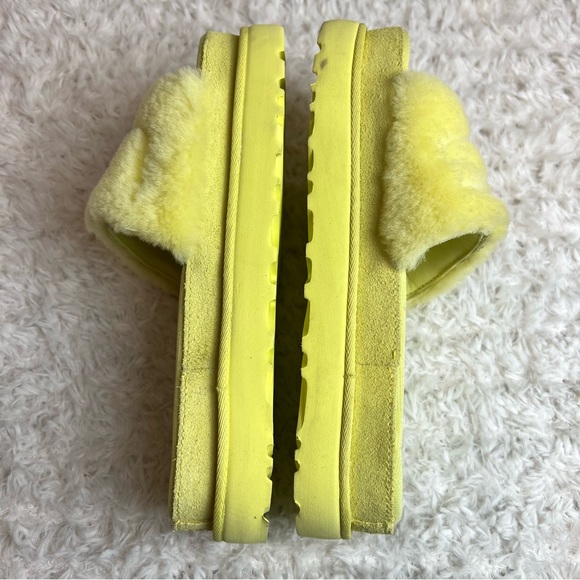 UGG Women's Yellow Laton Fur Slide in Size 6 - Picture 4 of 9